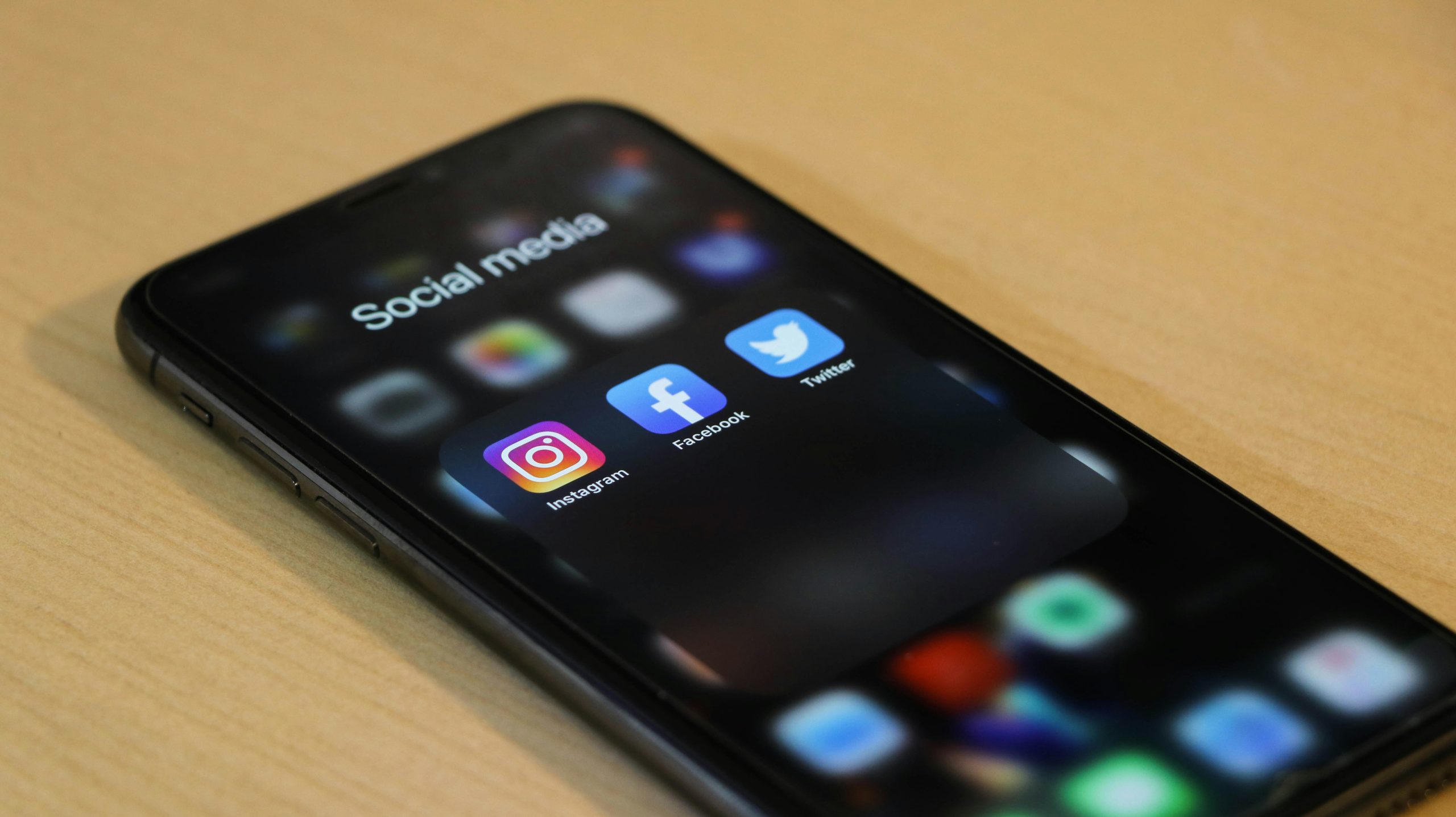 Threads vs Twitter: ¿la nueva competencia social media?