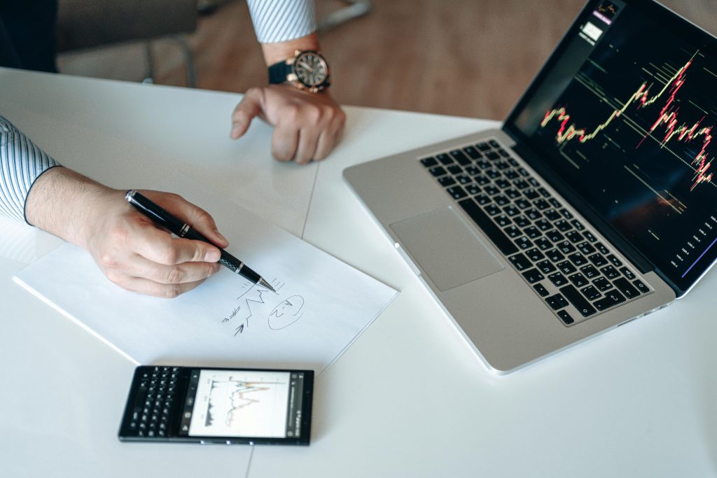 Plan económico-financiero: guía para la salud de tu negocio.