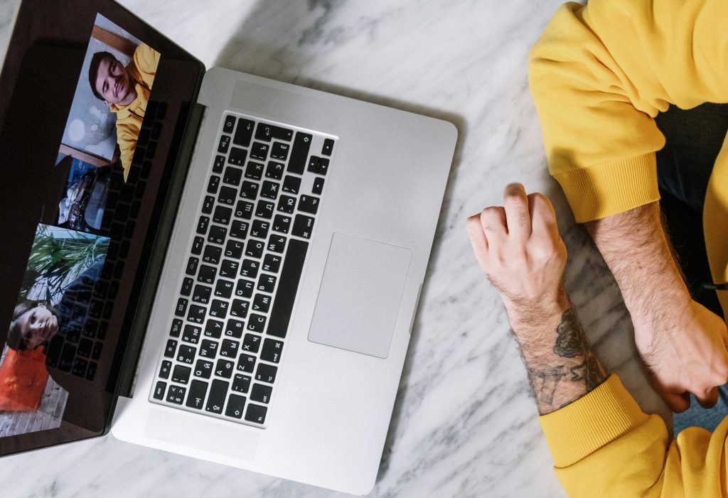 Herramientas colaborativas: optimiza el trabajo en equipo remoto.