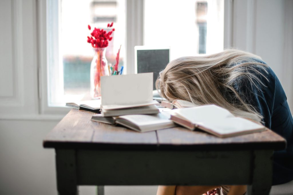 Baja por estrés laboral: cómo solicitarla y gestionarla