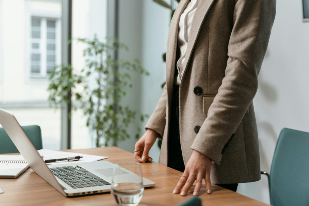 5 tipos de liderazgo empresarial y cuándo aplicar cada