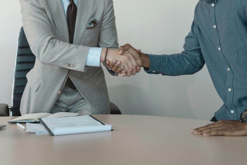 Éxito laboral: 5 técnicas motivación que transforman entorno.
