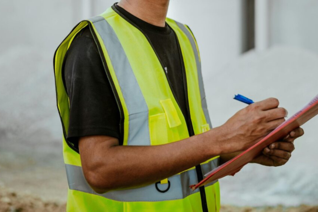 Ley PRL: normas para seguridad y salud en el trabajo.
