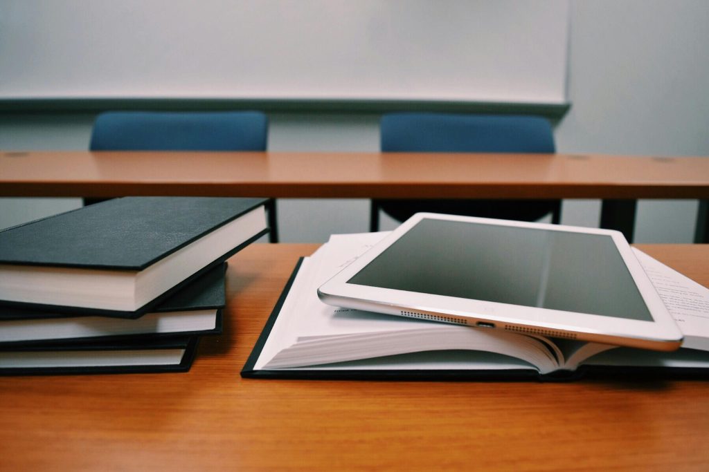 Microcredenciales universitarias en España: qué son y cómo aplicarlas