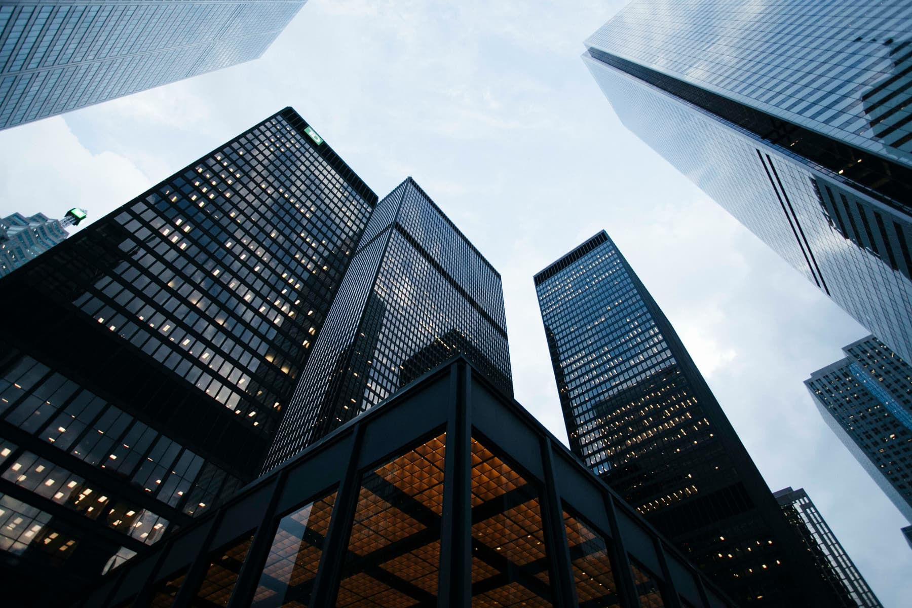 ¿Qué es una Empresa Multinacional? Ejemplos y Características