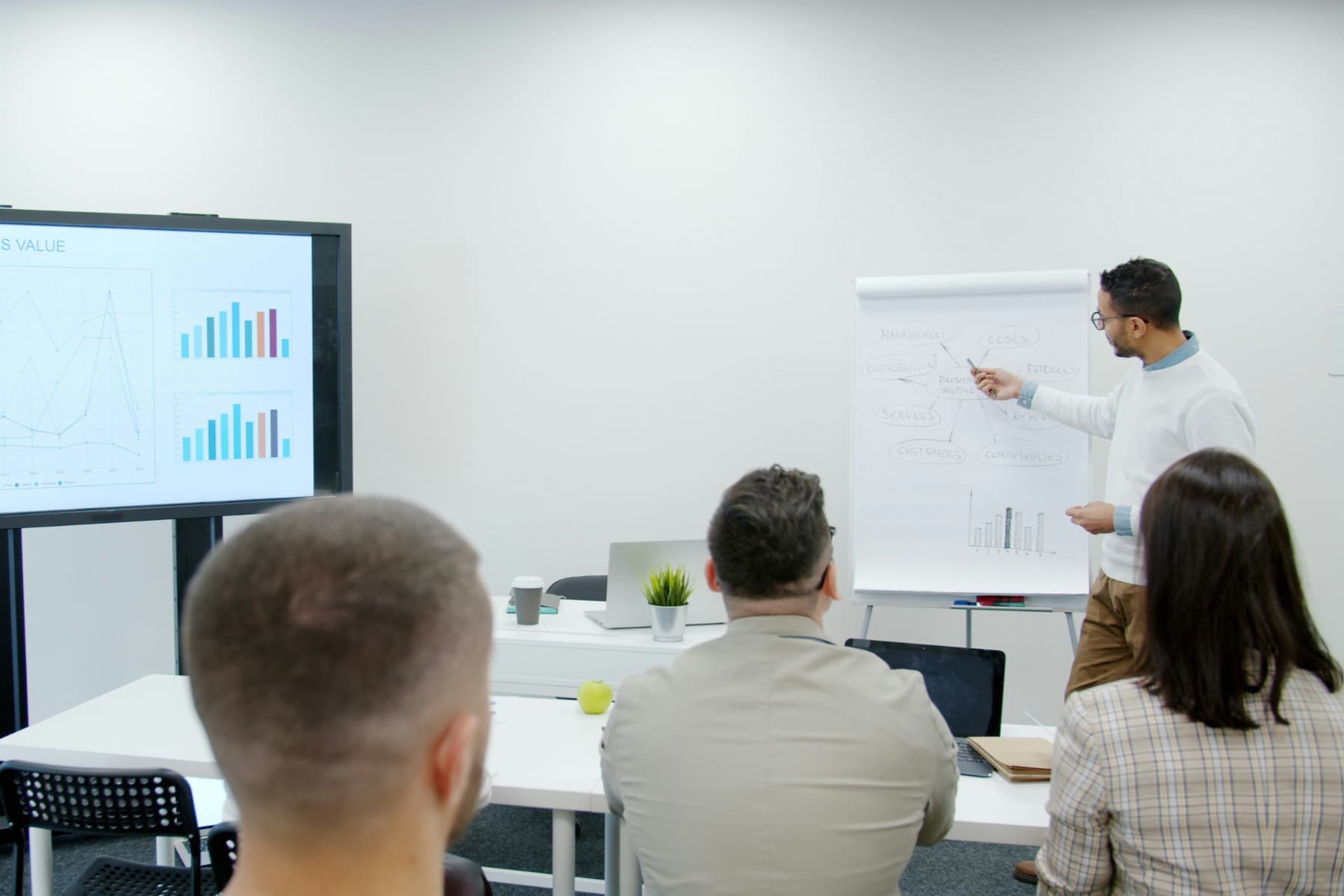 Microcredenciales, certificaciones y cursos cortos: cómo rediseñar tu plan formativo sin saturar a los equipos
