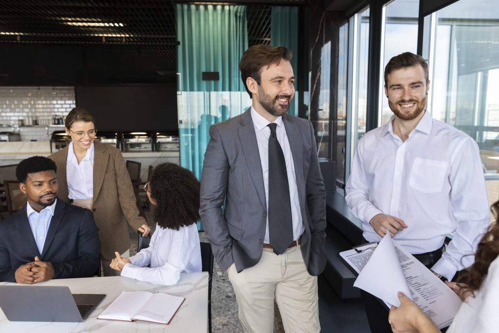 Guía de RRHH con checklist para cerrar el primer semestre con éxito 